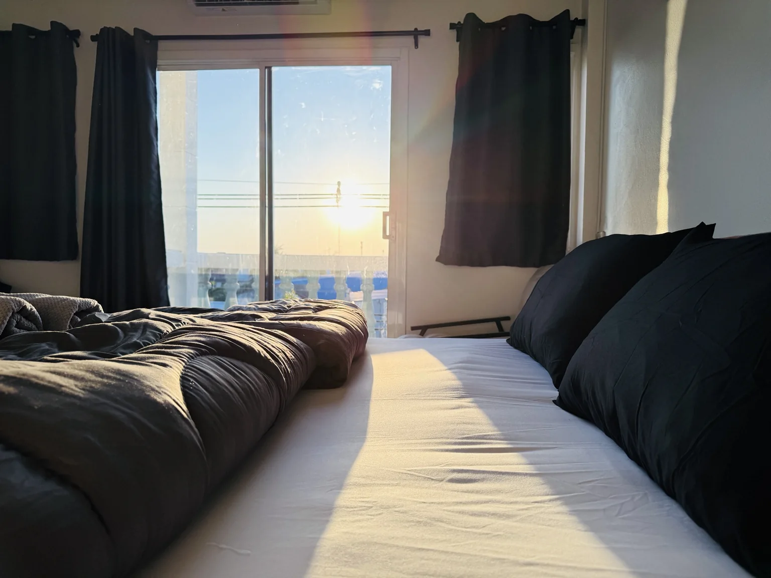 Private room with balcony sunrise at HEE PEE HOSTEL