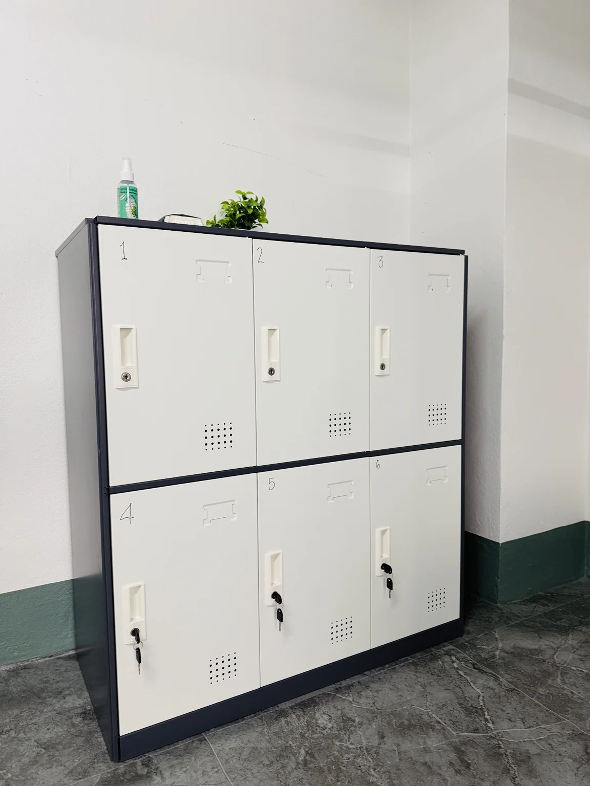 Guest lockers at HEE PEE HOSTEL
