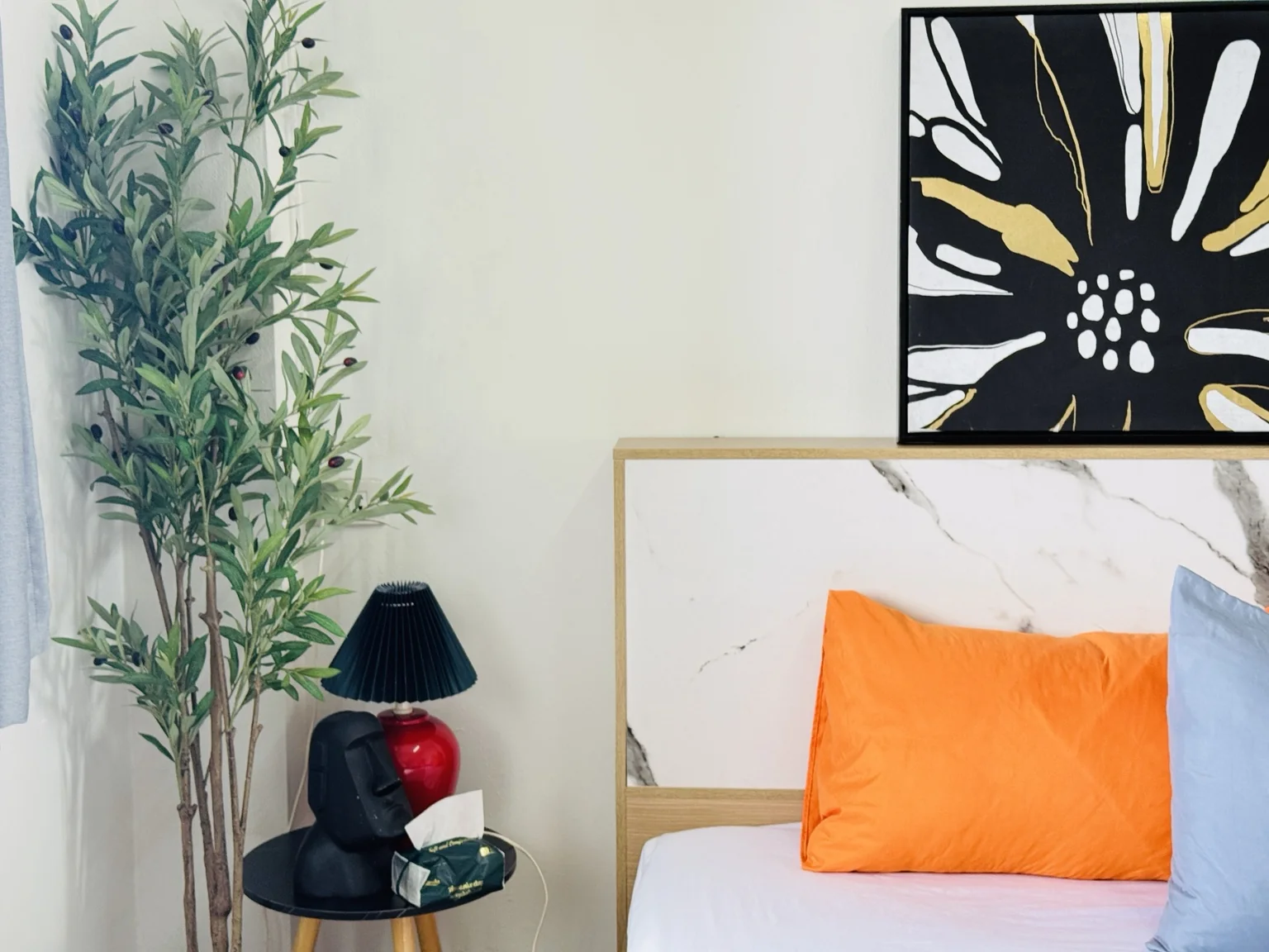 Private room decor and bedside area