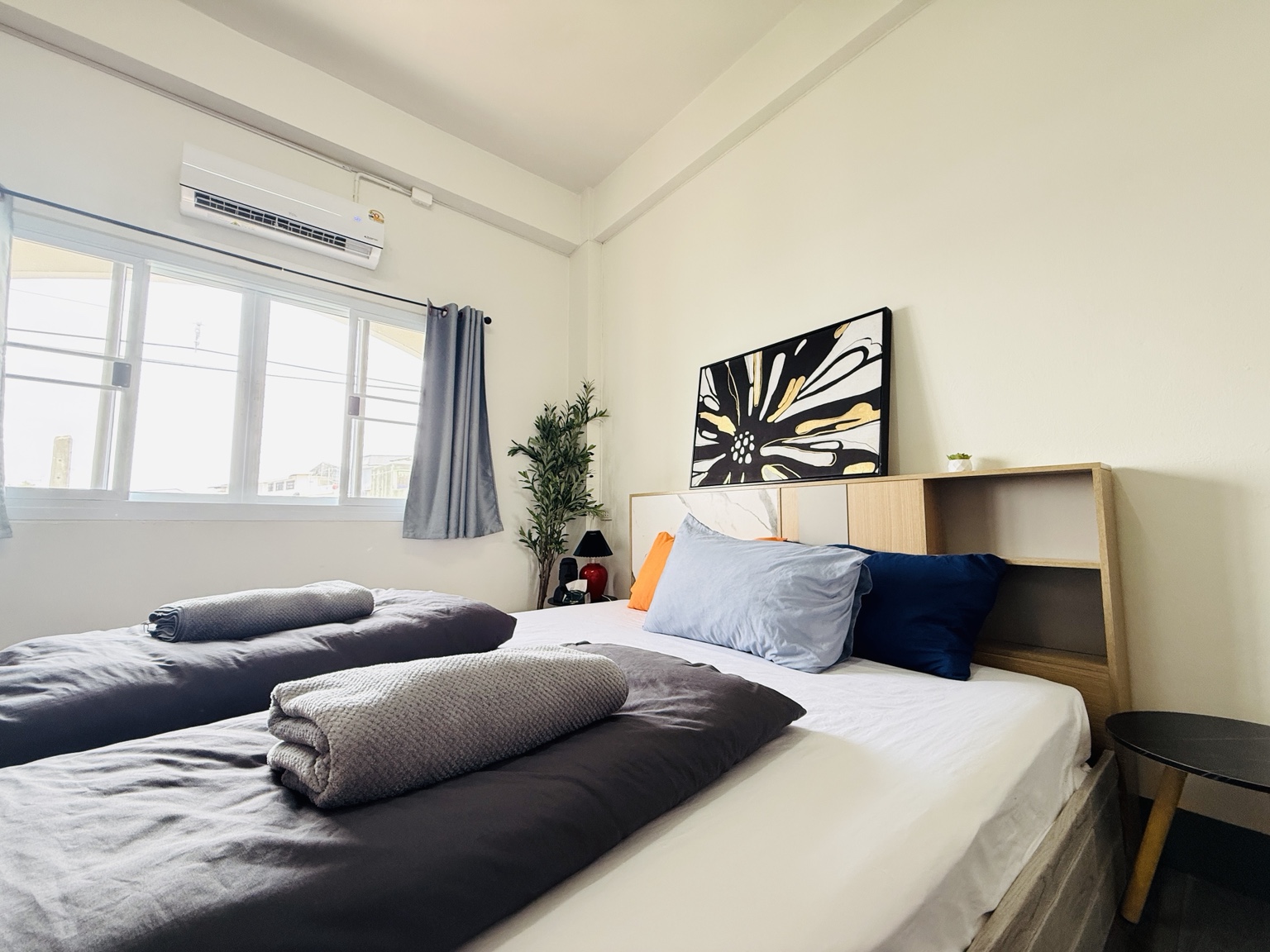 Single Room bed and window view