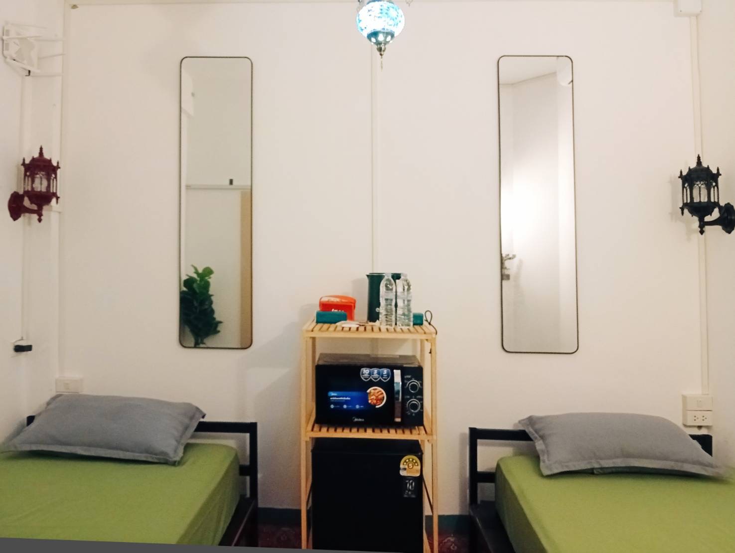 Twin room details